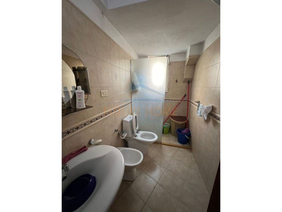 Tirane, shitet apartament 2+1+Ballkon Kati 2, 87 m² 265.000 € (Sheshi Willson)