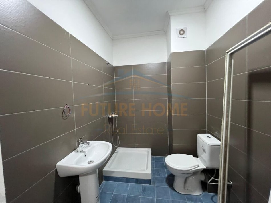 Tirane, shitet apartament 2+1+Ballkon , 104 m² 125.000 € 