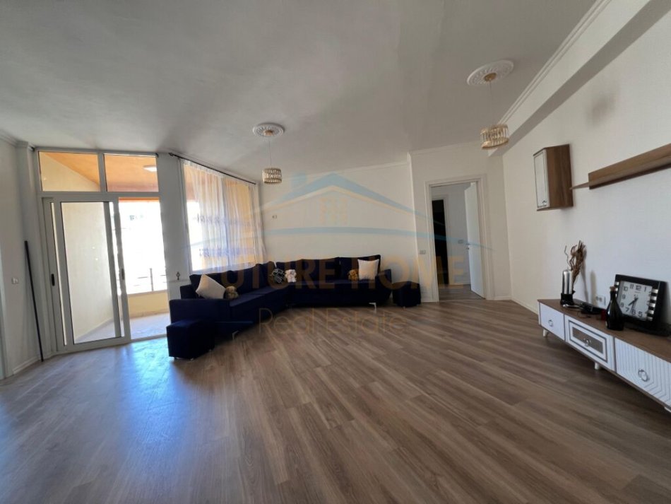 Tirane, shitet apartament 2+1+Ballkon , 104 m² 125.000 € 