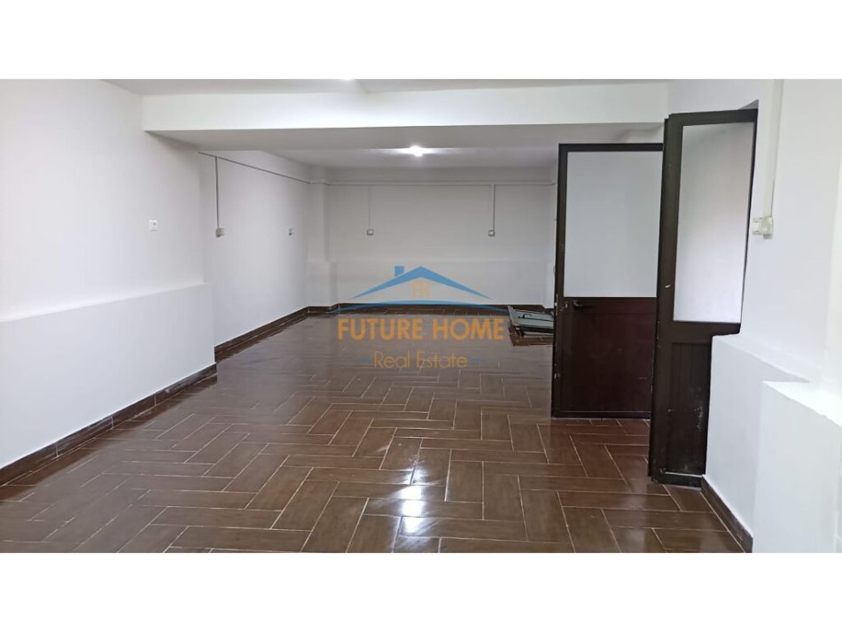 Tirane, shitet ambjent biznesi Kati -1, 110 m² 92.000 € (Irfan Tomini)