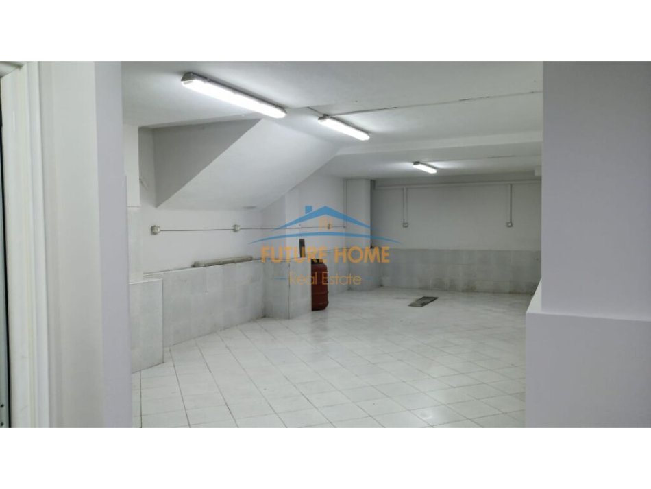 Tirane, shitet ambjent biznesi Kati -1, 110 m² 92.000 € (Irfan Tomini)