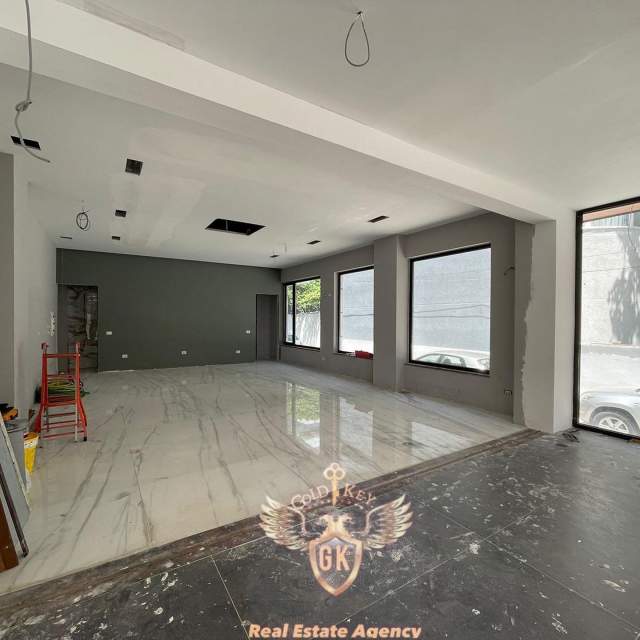 Durres, jap me qera ambjent biznesi Kati 0, 115 m² 450 Euro (Vollga Durres)