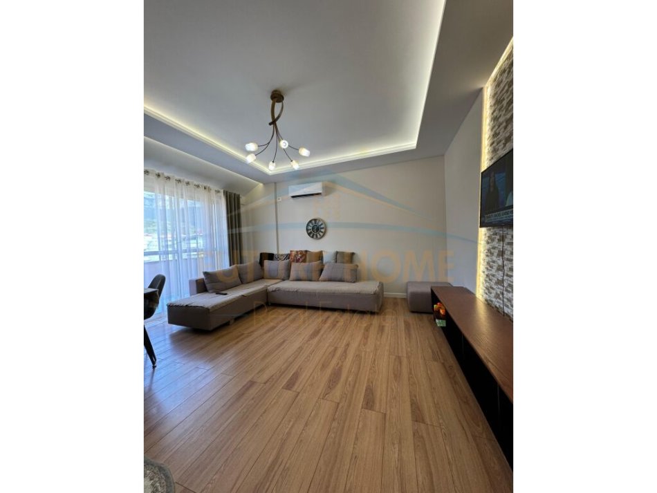 Tirane, shitet apartament 2+1+Ballkon Kati 6, 113 m² 110.000 € (FRESK)