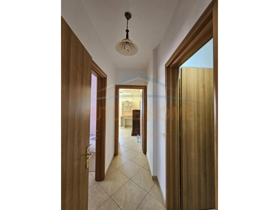 Durres, jepet me qera apartament 2+1+Ballkon Kati 4, 120 m² 650 € (Fly, Durres)