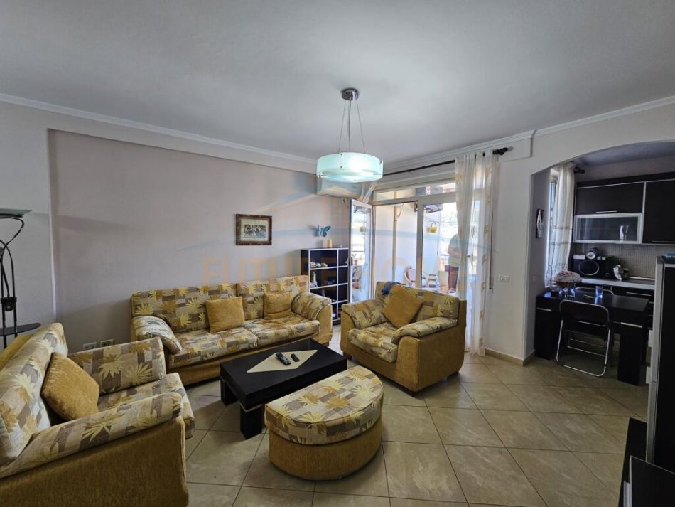 Durres, jepet me qera apartament 2+1 Kati 4, 120 m² 650 € (Fly, Durres)