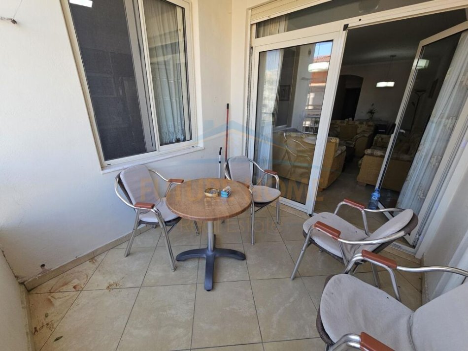 Durres, jepet me qera apartament 2+1 Kati 4, 120 m² 650 € (Fly, Durres)