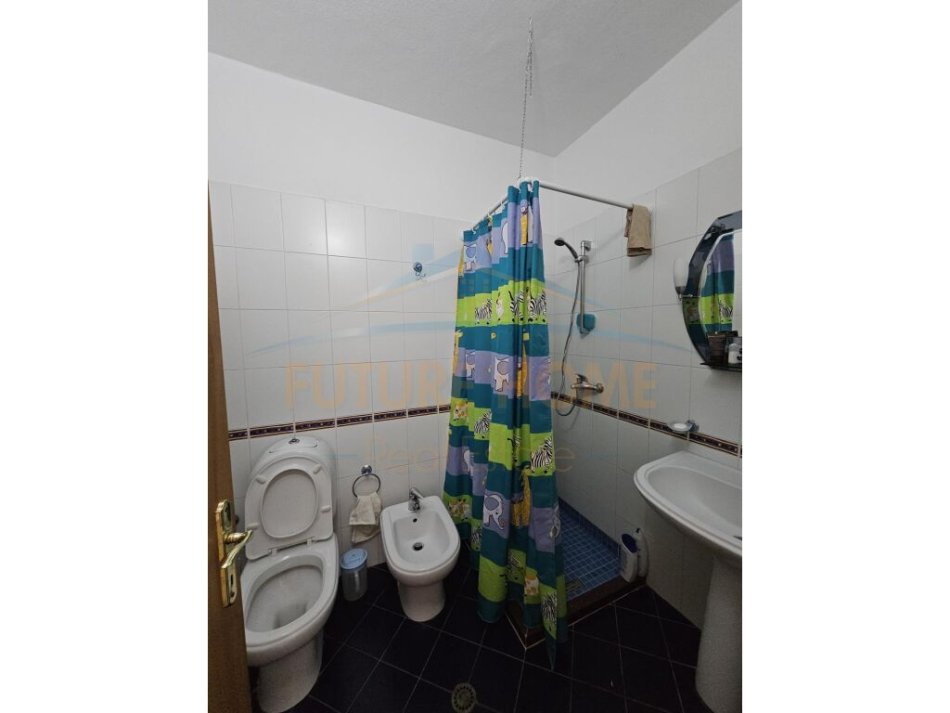Durres, jepet me qera apartament 2+1+Ballkon Kati 4, 120 m² 650 € (Fly, Durres)