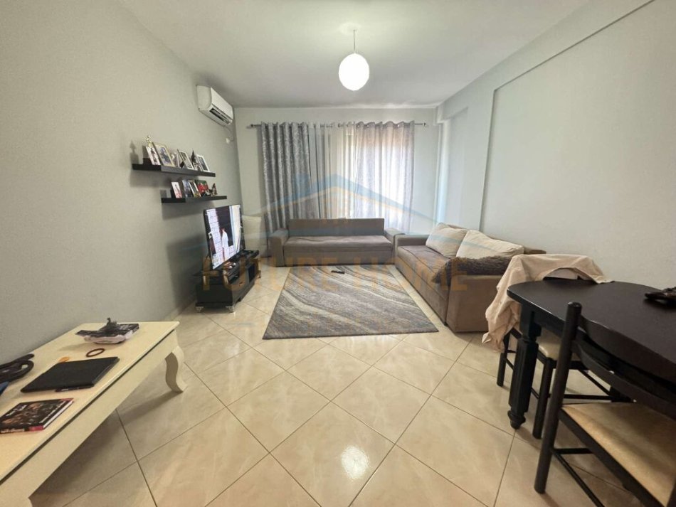 Tirane, shitet apartament Kati 2, 130.000 € (Yzberisht)