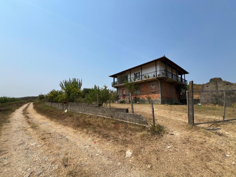 Kruje, shitet shtepi 4+1+Ballkon Kati 2, 84 m² 80.000 € (Borizane, Kruje)