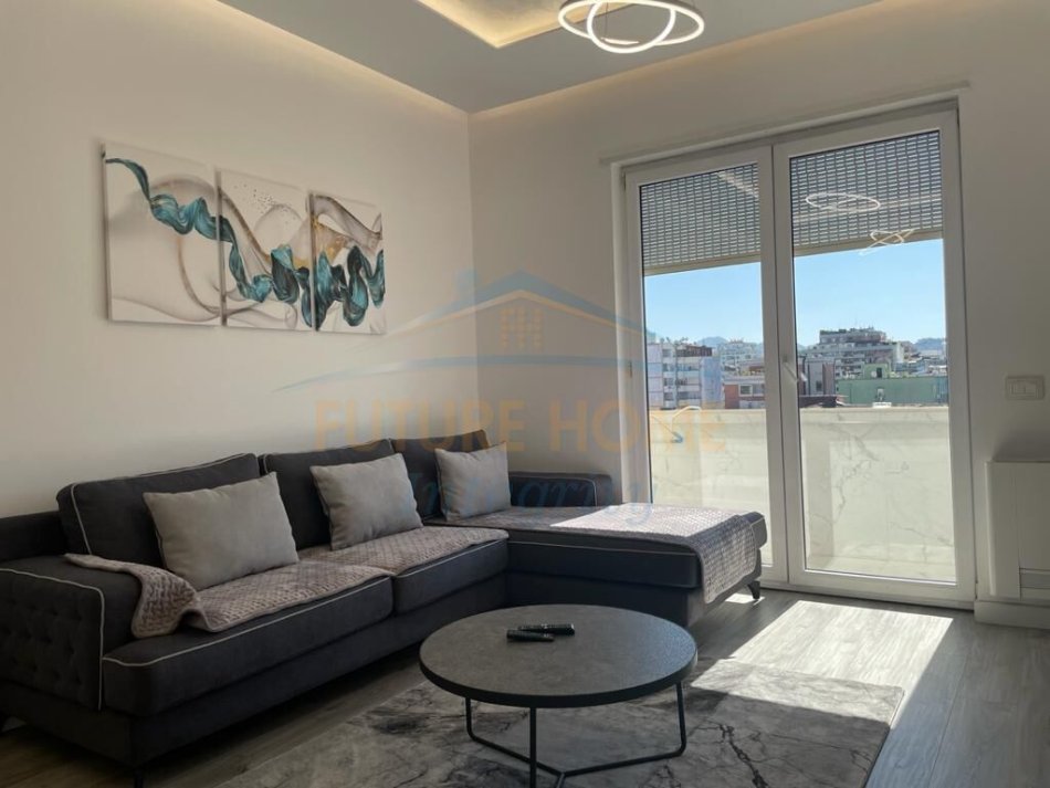 Tirane, jepet me qera apartament 1+1 Kati 8, 80 m² 800 € (SHALLVARET TIRANE)