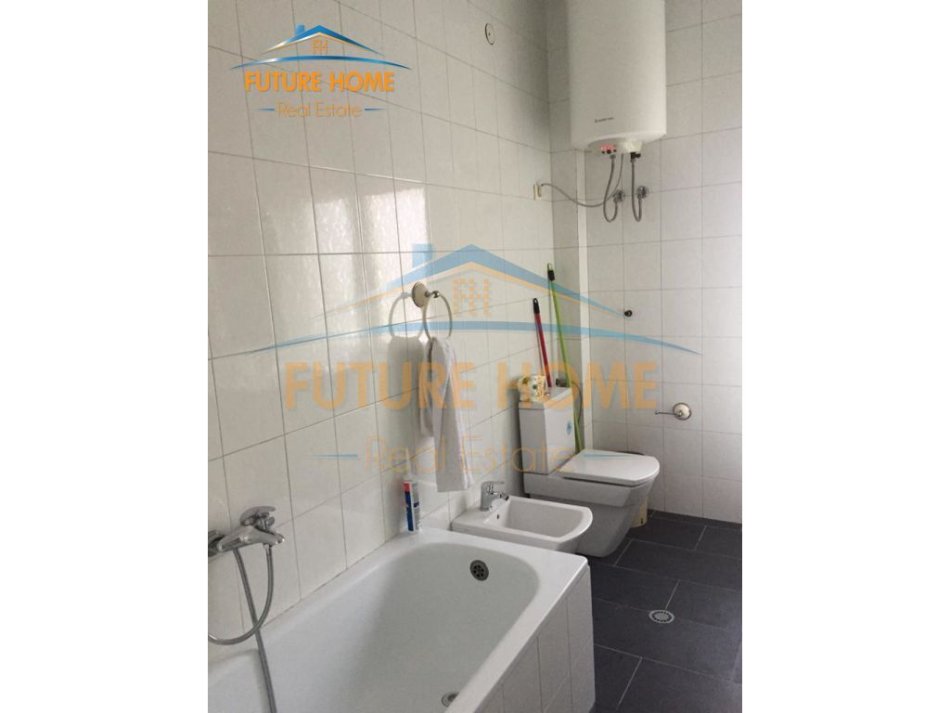 Tirane, jepet me qera apartament 1+1+Ballkon Kati 5, 67 m² 500 € (Myslym Shyri)