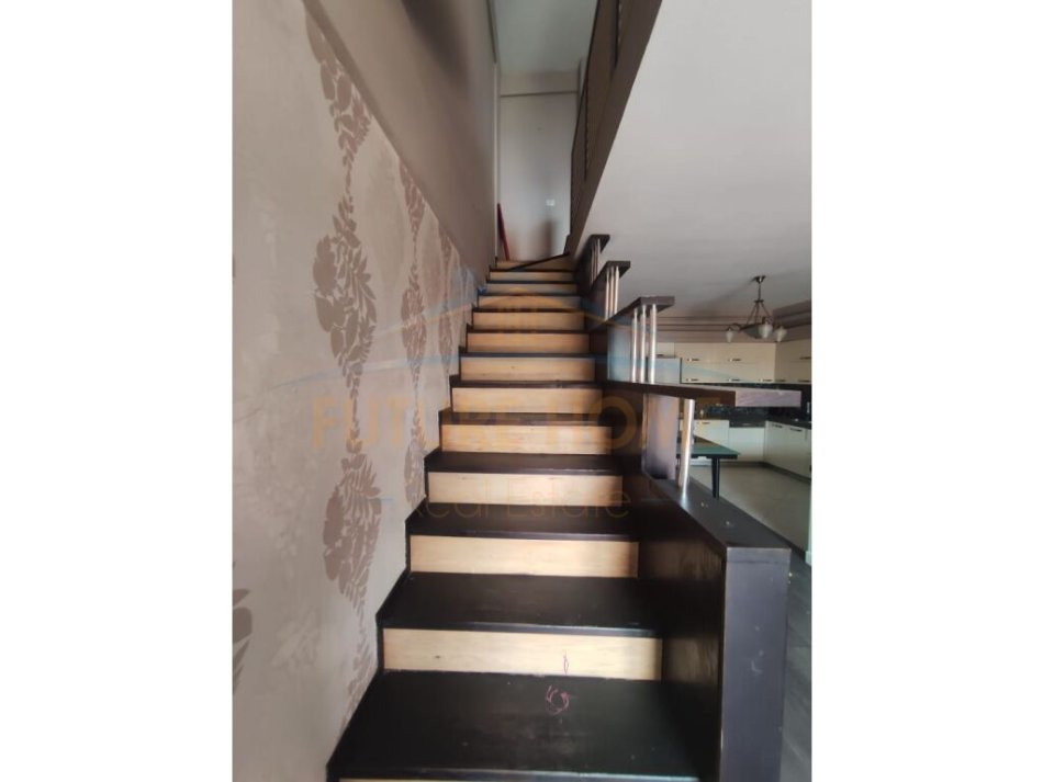 Tirane, shitet apartament duplex 3+1 Kati 2, 157 m² 270.000 € (Rezidenca Kodra e Diellit 1)