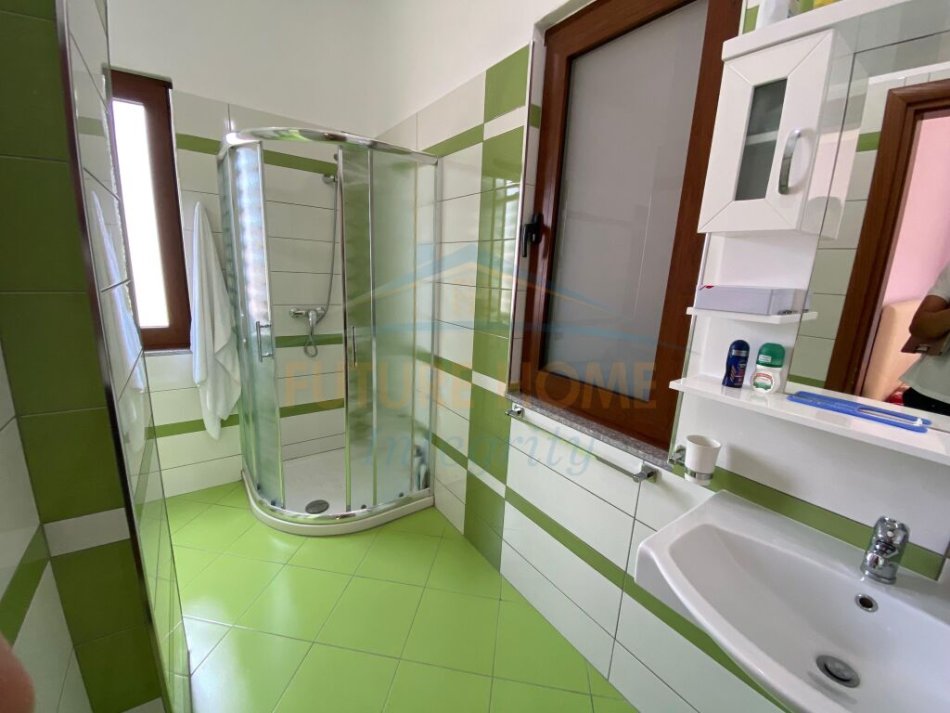 Tirane, shitet Vile 2 Katshe Kati 2, 251 m² 270.000 € (Tufine)