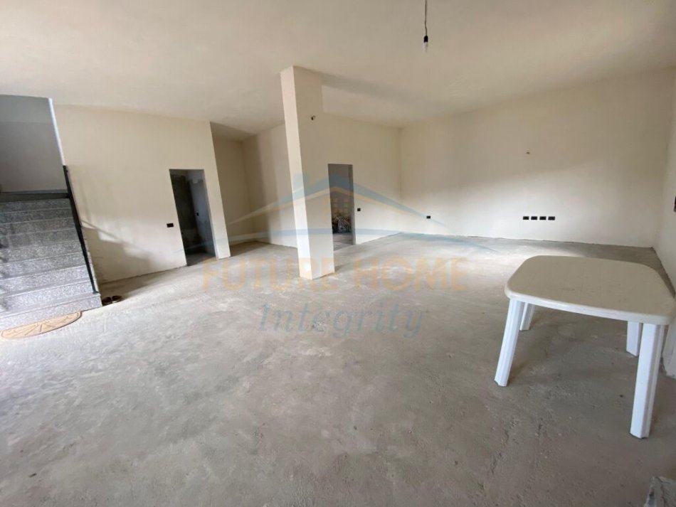 Tirane, shitet Vile 2 Katshe Kati 0, 251 m² 270.000 € (Tufina)