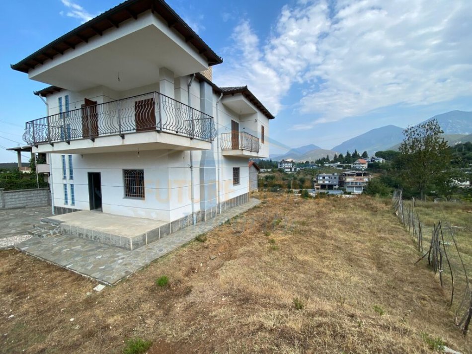 Tirane, shitet Vile 2 Katshe Kati 0, 251 m² 270.000 € (Tufina)