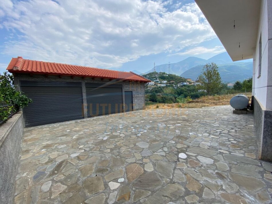 Tirane, shitet Vile 2 Katshe Kati 0, 251 m² 270.000 € (Tufina)