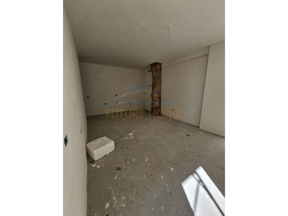 Tirane, shitet apartament 2+1+Ballkon Kati 1, 94 m² 90.000 € (Univers City)
