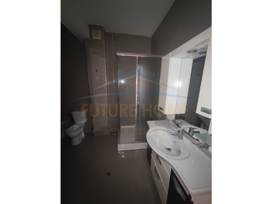 Tirane, shitet apartament 3+1+Ballkon Kati 2, 157 m² 270.000 € (Kodra e Diellit 1)