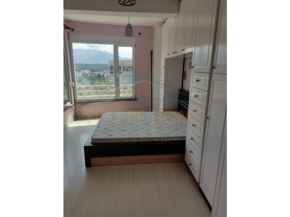 Tirane, shitet apartament 3+1+Ballkon Kati 2, 157 m² 270.000 € (Kodra e Diellit 1)