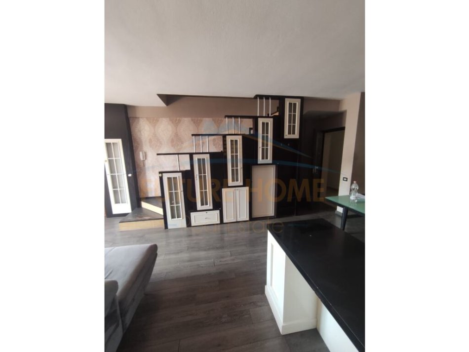 Tirane, shitet apartament 3+1+Ballkon Kati 2, 157 m² 270.000 € (Kodra e Diellit 1)