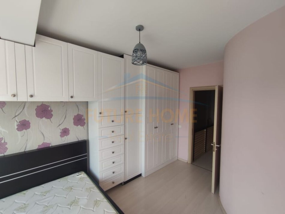 Tirane, shitet apartament 3+1+Ballkon Kati 2, 157 m² 270.000 € (Kodra e Diellit 1)