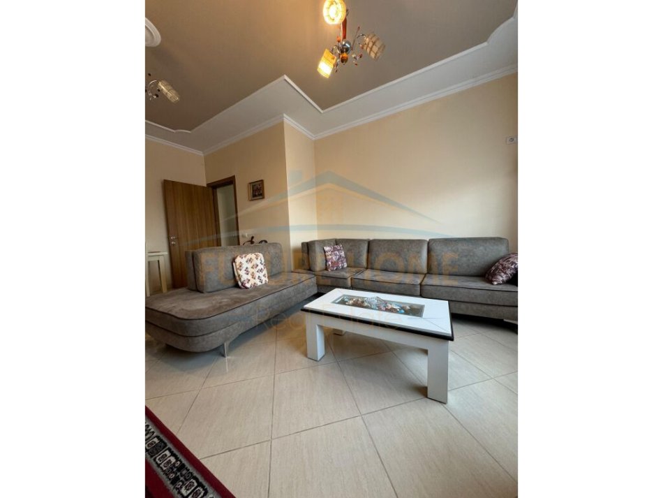 Tirane, shitet apartament 1+1 Kati 2, 72 m² 86.000 € (Fresk)