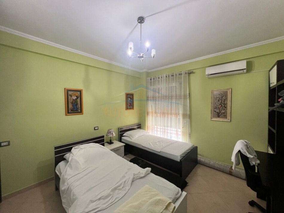 Tirane, jepet me qera apartament 2+1+Ballkon Kati 6, 105 m² 850 € (Rruga e Elbasanit)