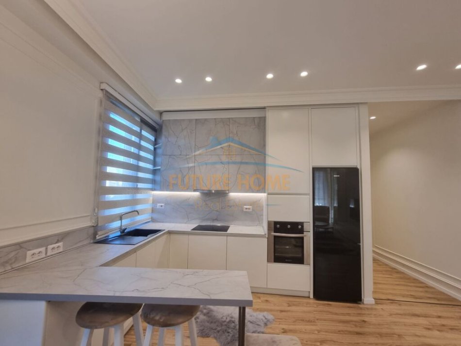 Tirane, jepet me qera apartament 2+1+Ballkon Kati 2, 103 m² 1.500 € (Rruga e Elbasanit)