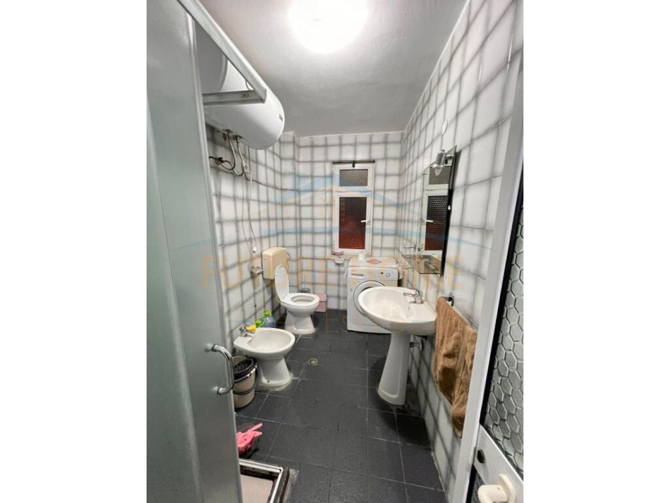 Tirane, shes apartament 1+1+Ballkon Kati 5, 57 m² 102.600 € (Mine Peza)