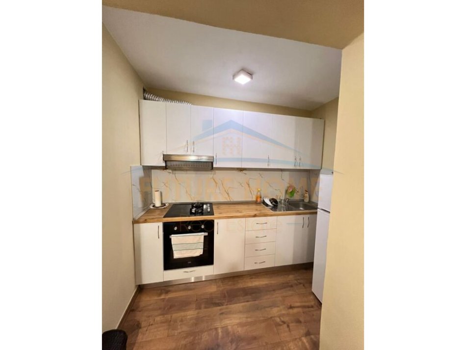 Tirane, shes apartament 1+1+Ballkon Kati 5, 57 m² 102.600 € (Mine Peza)