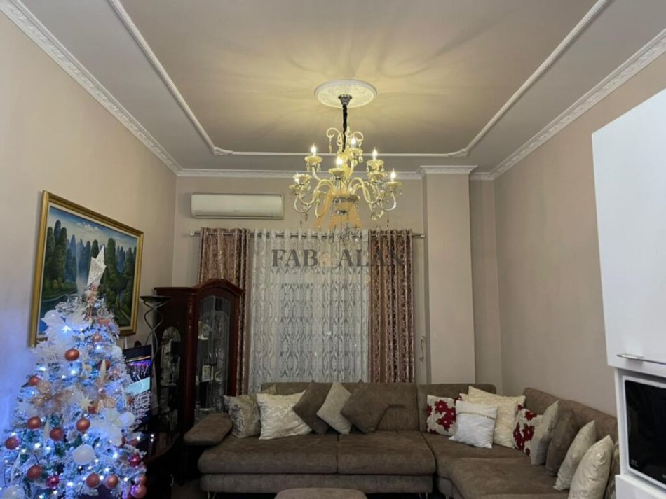 Tirane, shitet apartament 2+1+2 Kati 1, 107 m² 190.000 € (Kopshti Zoologjik)