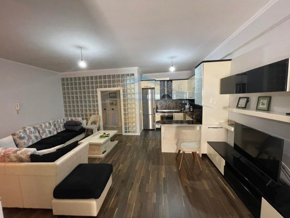 Tirane, shitet apartament 2+1+Aneks+Ballkon Kati 2, 110 m² 220.000 € (RRUGA KODRA E DIELLIT)