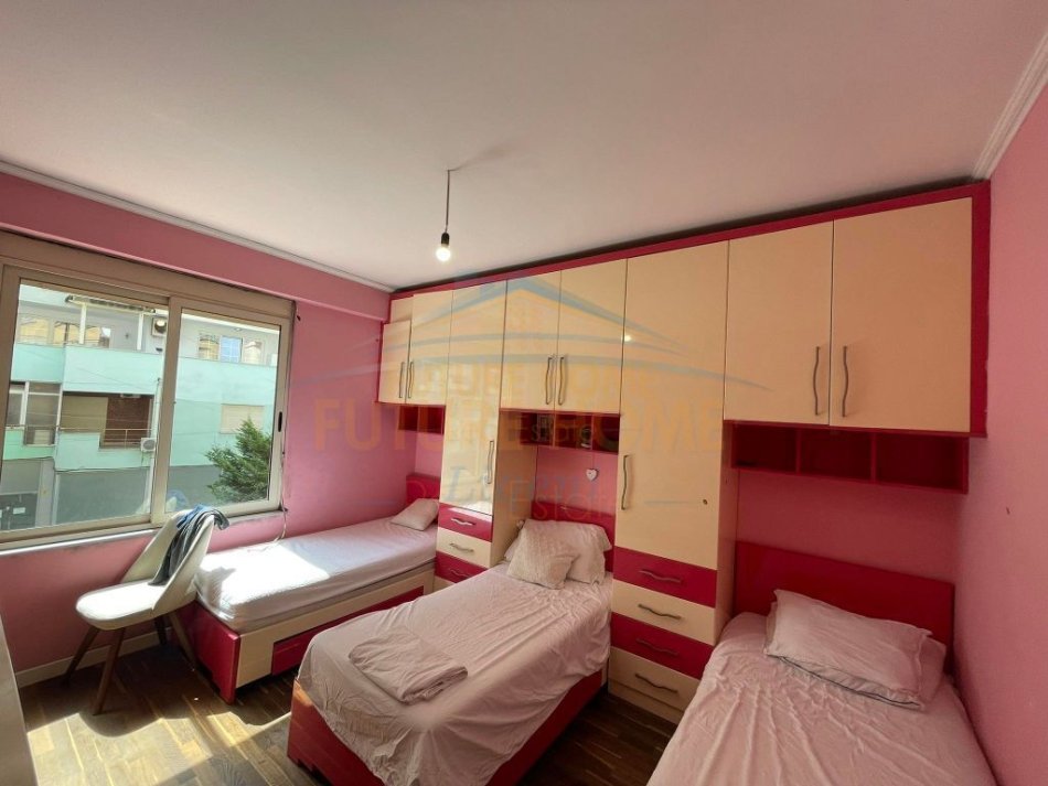 Tirane, shitet apartament 2+1+Ballkon Kati 2, 99 m² 220.000 € (Kodra e Diellit)