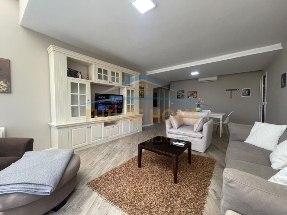Tirane, jepet me qera apartament 2+1+Ballkon Kati 2, 103 m² 1.150 € (Long Hill)