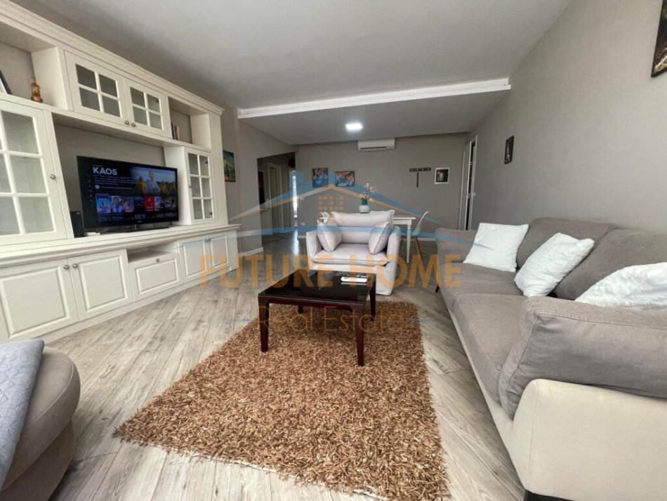 Tirane, jepet me qera apartament 2+1+Aneks+Ballkon Kati 2, 1.150 € (LONG HILL RESIDENCE)