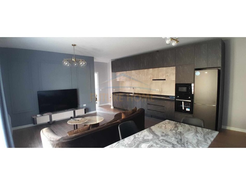Tirane, jepet me qera apartament 1+1+Ballkon Kati 1, 80 m² 700 € (LIQENI I FARKES)