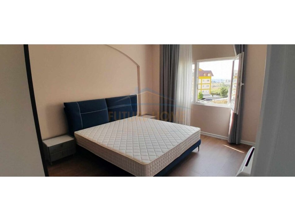 Tirane, jepet me qera apartament 1+1+Ballkon Kati 1, 80 m² 700 € (LIQENI I FARKES)