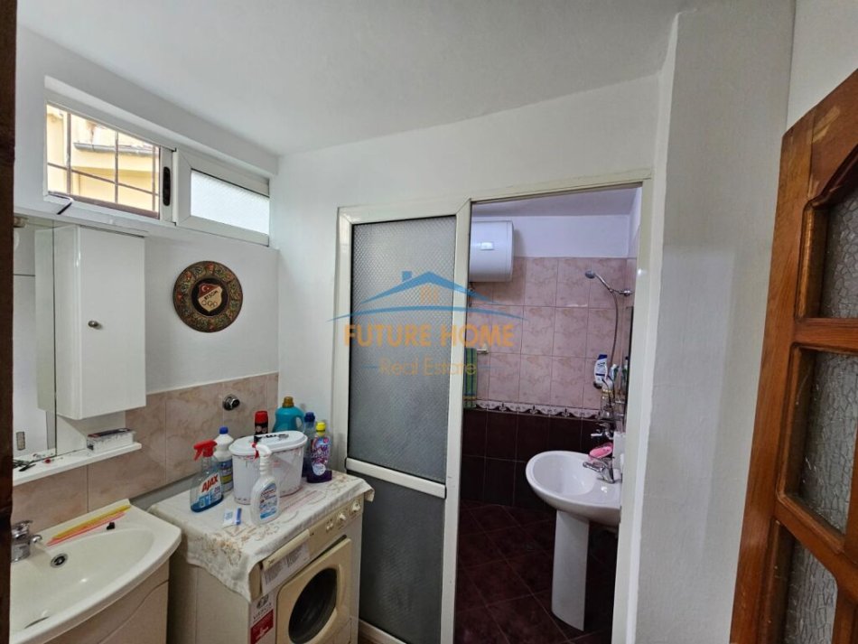 Tirane, jepet me qera apartament 2+1+Ballkon Kati 1, 61 m² 500 € (MUHAMET GJOLLESHA)