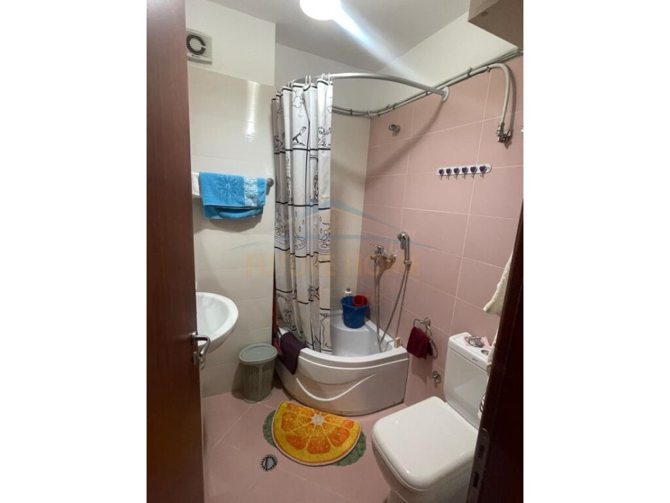 Tirane, shitet apartament 2+1+Ballkon Kati 6, 101 m² 200.000 € (Ali Demi)