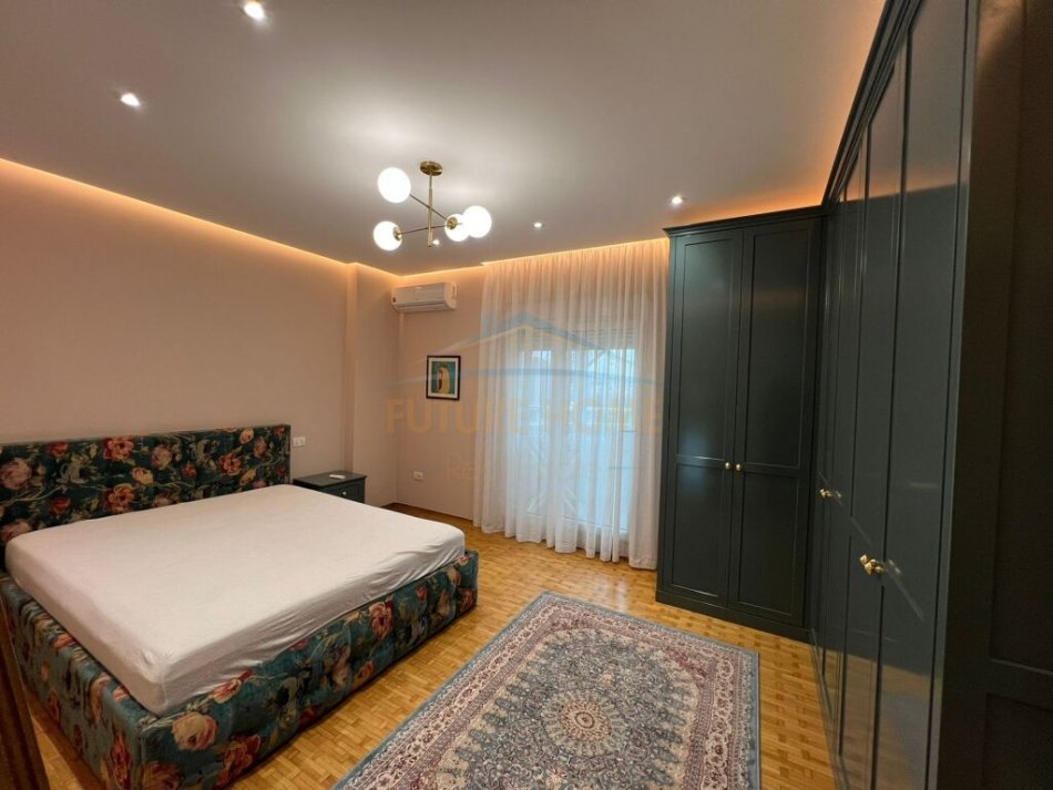 Tirane, jepet me qera apartament 1+1 Shkolla e Balwtit ,Kati 9, 70 m² 800 €