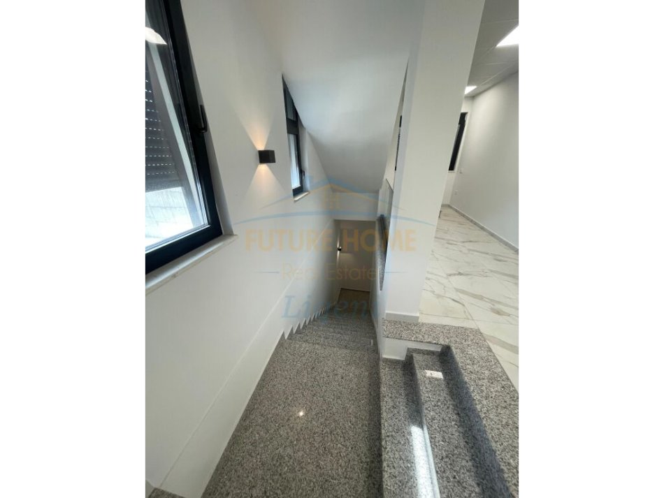 Tirane, jepet me qera ambjent biznesi Kati 1, 340 m² 3.500 € (TEG)