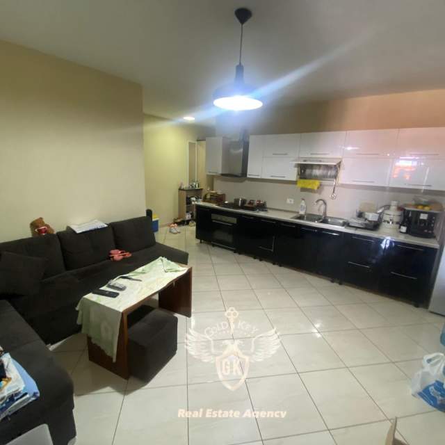 Durres, shes apartament 2+1+A Kati 5, 59.000 Euro (MARKATA TREGU USHQIMOR)