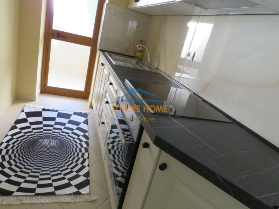 Tirane, jepet me qera apartament 2+1+Ballkon+Post Parkimi,  Kati 1, 90 m² 600 € (Xhamllik)