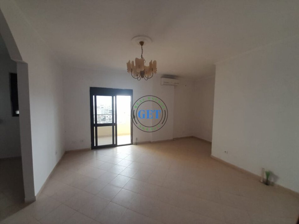 Durres, shitet apartament 2+1+Ballkon Kati 9, 105 m² 90,000 € (Ish Rajoni i Policise)