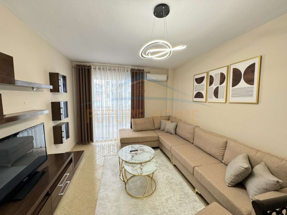 Tirane, shitet apartament 2+1 Kati 3, 102 m² 132000 € (UNAZA E RE)