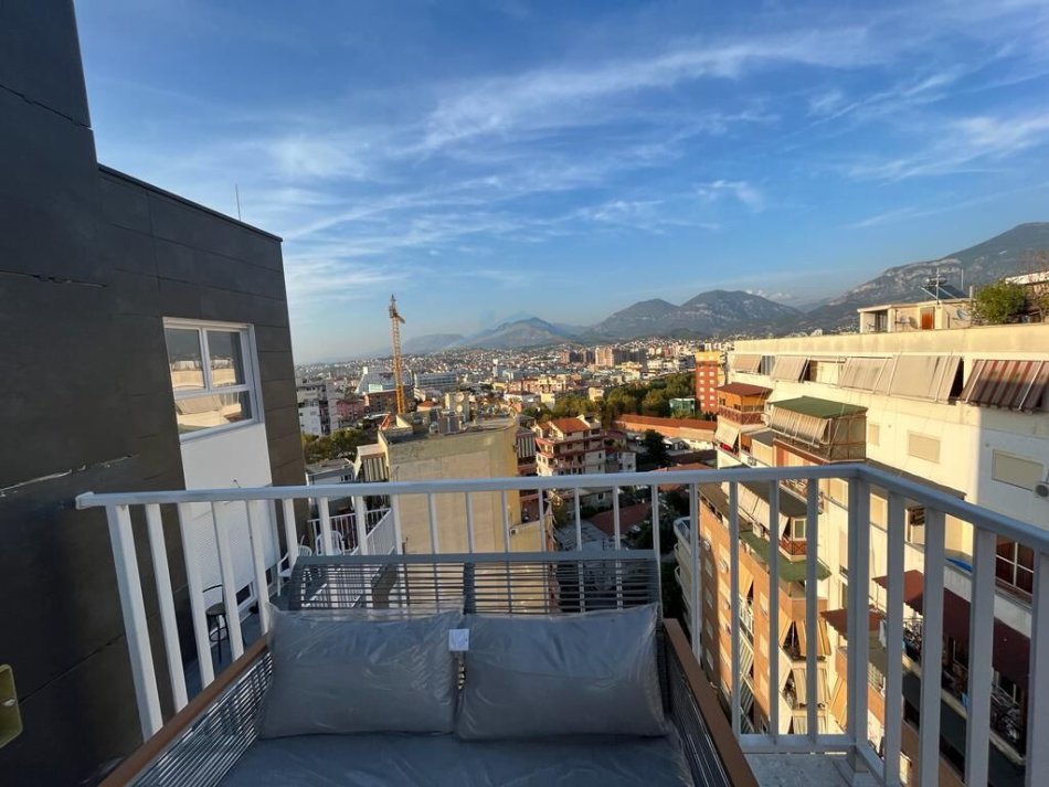 Tirane, jepet me qera apartament 1+1+Ballkon Kati 10, 72 m² 850 € (Rruga e BARRIKADAVE)