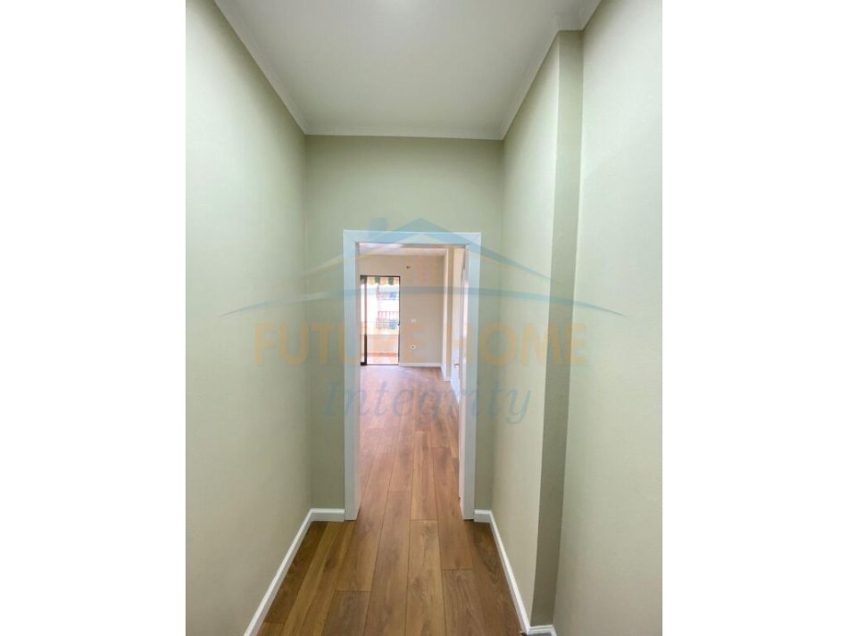 Tirane, shitet apartament 2+1+Ballkon Kati 5, 91 m² 185.000 € (PAZARI I RI)