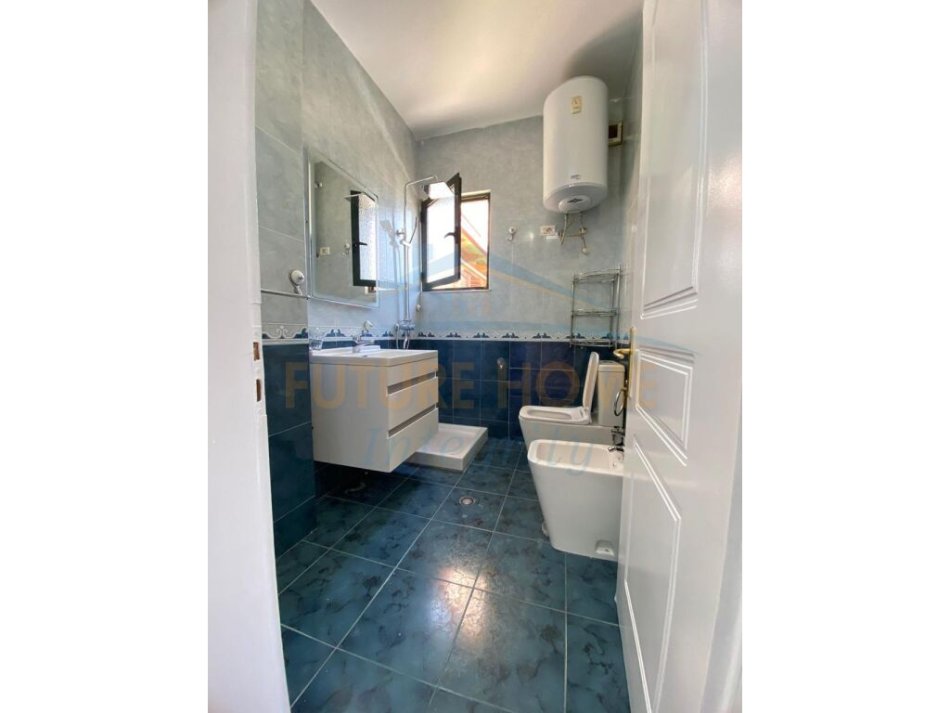 Tirane, shitet apartament 2+1+Ballkon Kati 5, 90 m² 185.000 € (Pazari i Ri)