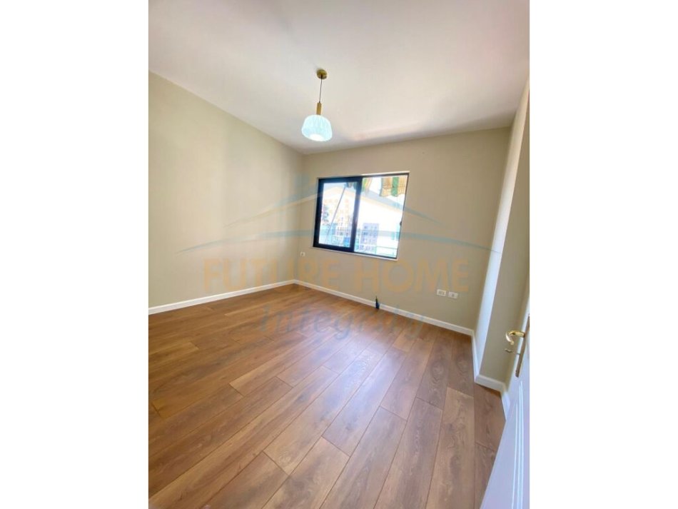 Tirane, shitet apartament 2+1+Ballkon Kati 5, 91 m² 188.000 € (Pazar i RI)
