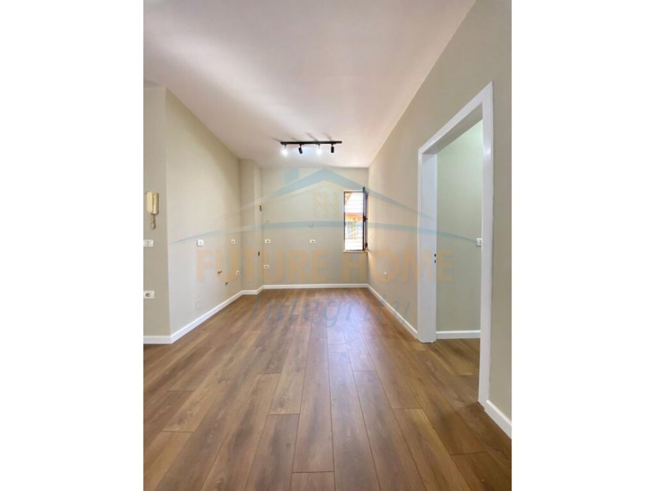 Tirane, shitet apartament 2+1+Ballkon Kati 5, 91 m² 188.000 € (Pazar i RI)